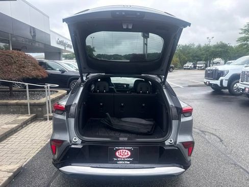 Used 2025 Buick Envista Sport Touring w/ Convenience II Package FWD image 20