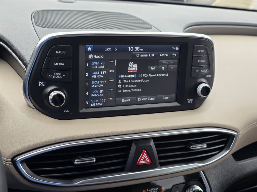 Used 2020 Hyundai Santa Fe SEL w/ Convenience + Premium Package FWD image 17