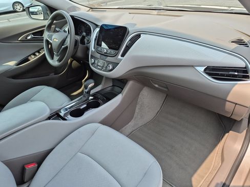 Certified 2022 Chevrolet Malibu LS FWD image 28
