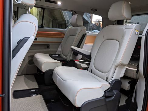 New 2025 Volkswagen ID. Buzz Pro S Plus image 23