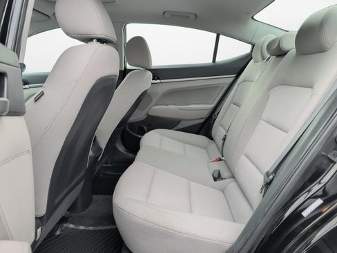 Used 2018 Hyundai Elantra Value Edition FWD image 16