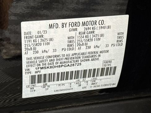Used 2023 Ford Explorer XLT w/ Equipment Group 202A AWD/4WD image 34