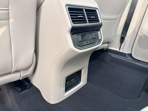 New 2026 Volkswagen Atlas SE FWD image 31
