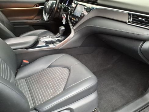 Used 2018 Toyota Camry SE image 8