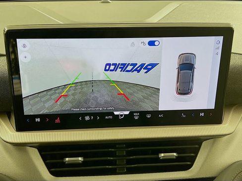 Used 2025 Ford Explorer Active image 19