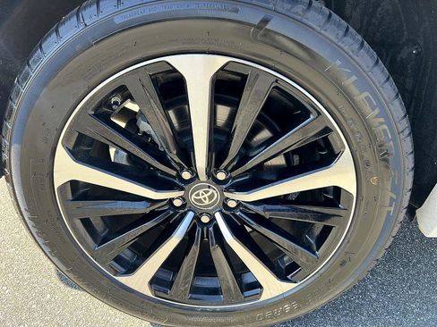 Used 2021 Toyota Highlander XSE image 11