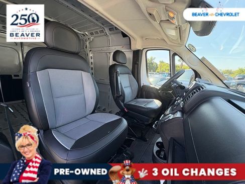 Used 2025 RAM ProMaster 2500 w/ Convenience Group FWD image 24