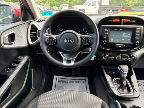 Used 2021 Kia Soul LX FWD image 13