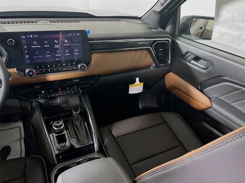 New 2026 GMC Canyon AT4 w/ AT4 Premium Package image 19