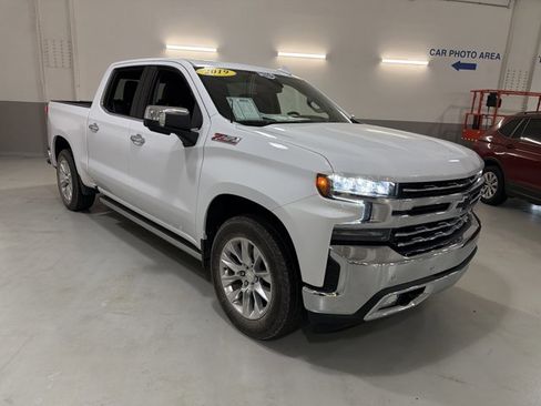 Used 2019 Chevrolet Silverado 1500 LTZ w/ LTZ Premium Package AWD/4WD image 3
