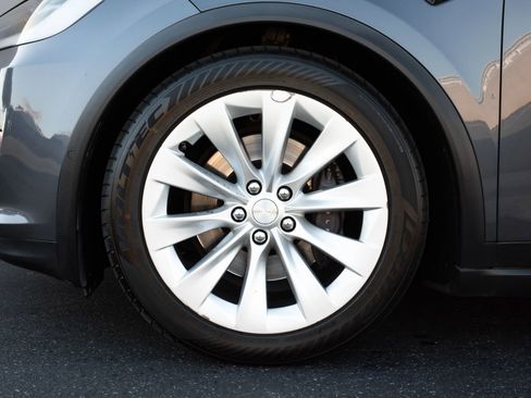 Used 2018 Tesla Model X 100D image 37