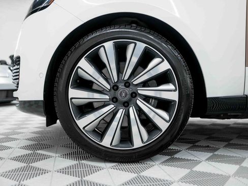 Used 2024 Land Rover Range Rover SV image 33
