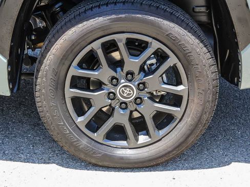Used 2024 Toyota Tundra Platinum AWD/4WD image 10