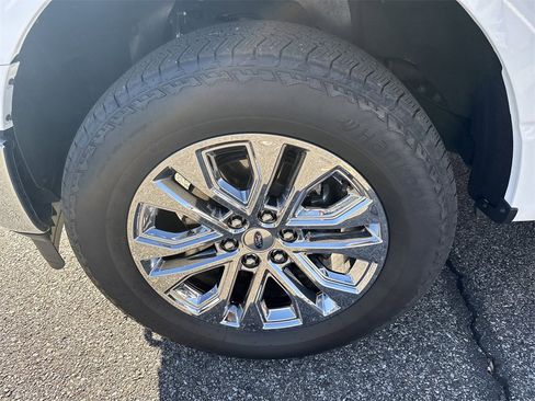 Used 2024 Ford F150 Lariat w/ FX4 Off-Road Package image 11