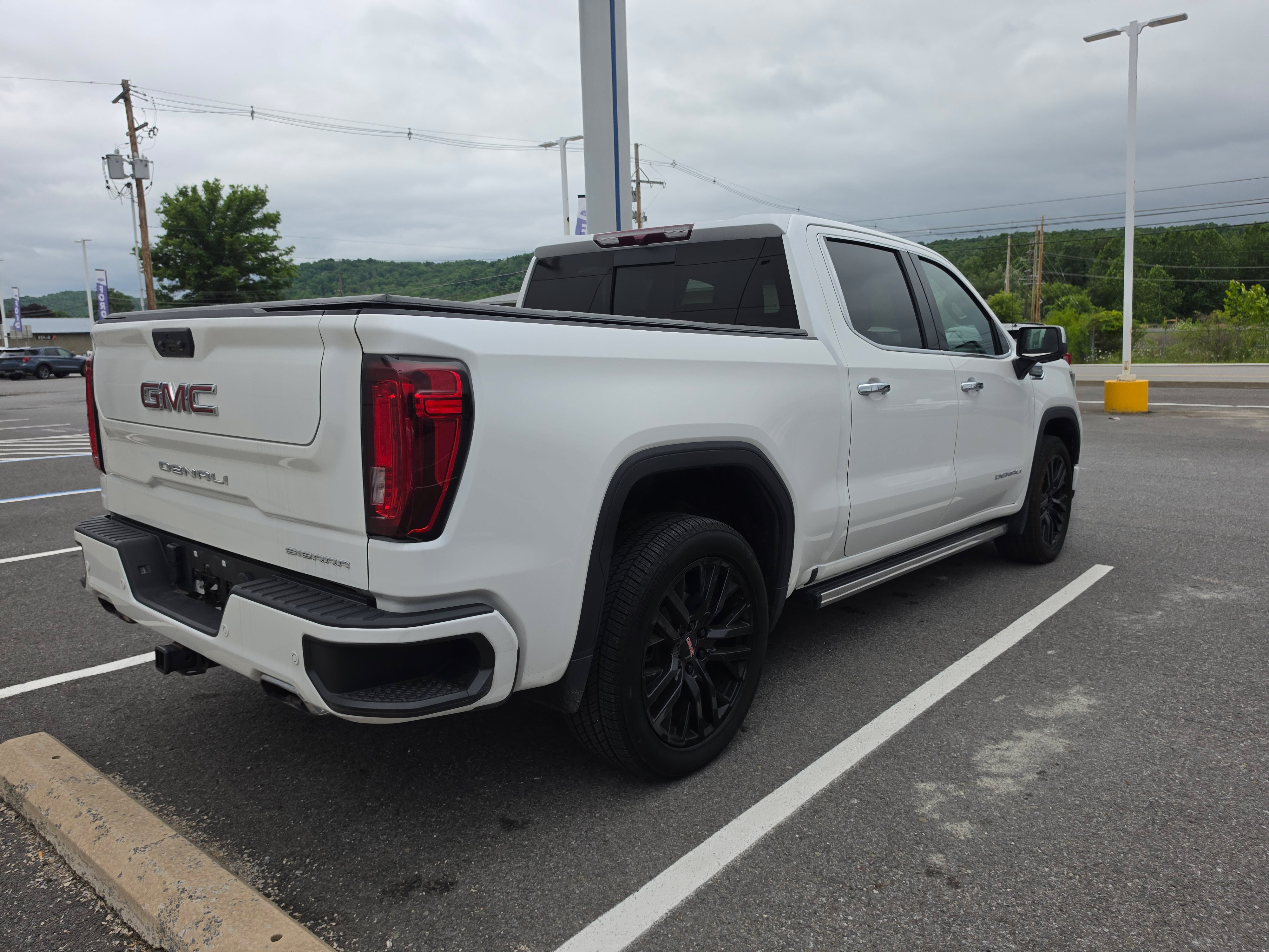 Used 2024 GMC Sierra 1500 Denali AWD/4WD image 3