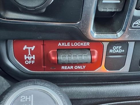 Used 2024 Jeep Gladiator Sport image 12