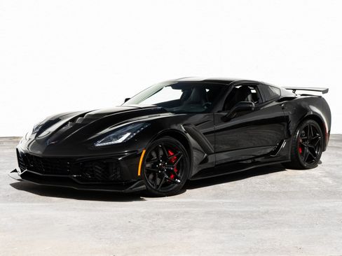 Used 2019 Chevrolet Corvette ZR1 RWD image 1