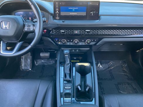 Used 2023 Honda Accord Touring image 11