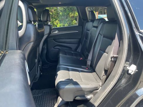 Used 2019 Jeep Grand Cherokee Limited AWD/4WD image 16
