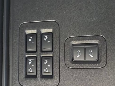 Used 2025 Nissan Armada PRO-4X AWD/4WD image 18