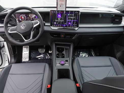 New 2026 Volkswagen Tiguan SE R-Line image 26