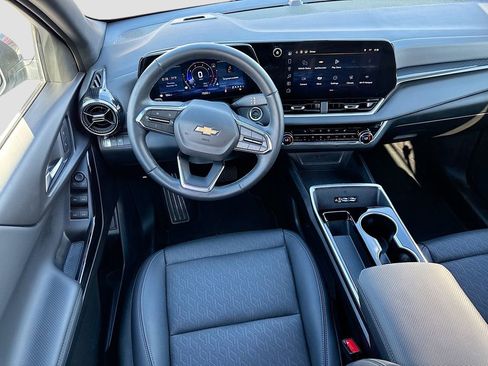 Used 2025 Chevrolet Equinox LT w/ Convenience Package II image 21