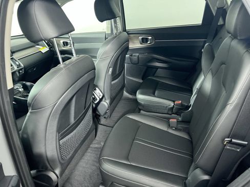 Used 2022 Kia Sorento EX w/ Panoramic Sunroof Package FWD image 28
