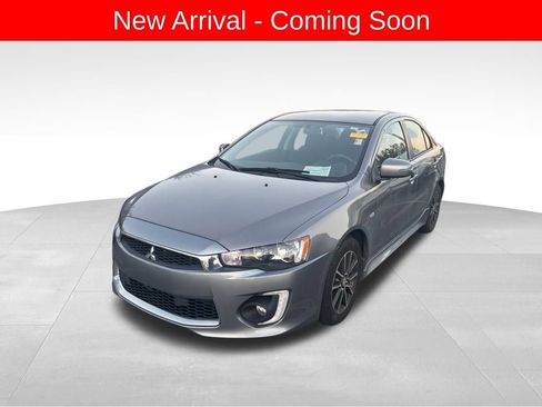 Used 2017 Mitsubishi Lancer ES image 2