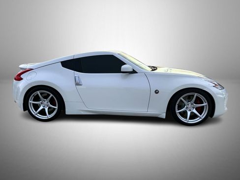 Used 2014 Nissan 370Z Touring w/ Sport Package image 4