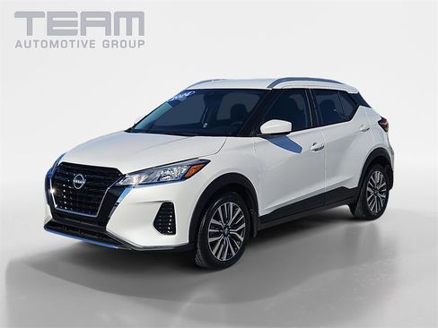 Used 2024 Nissan Kicks SV image 3