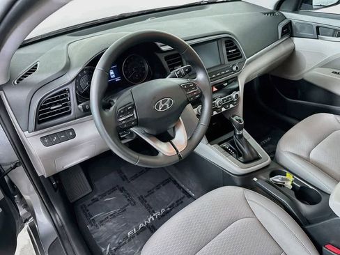 Used 2019 Hyundai Elantra Value Edition FWD image 2