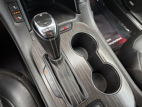 Used 2019 GMC Acadia SLT AWD/4WD image 29