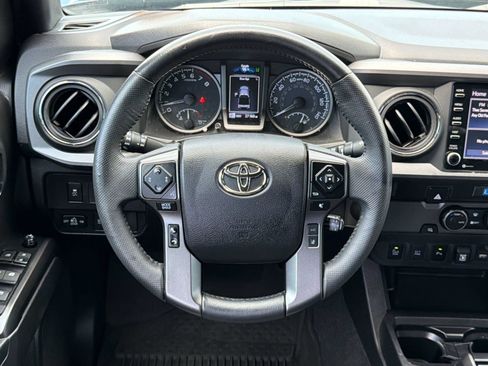 Certified 2022 Toyota Tacoma TRD Off-Road w/ Technology Package RWD image 11