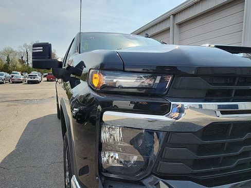 Used 2024 Chevrolet Silverado 2500 LT image 9
