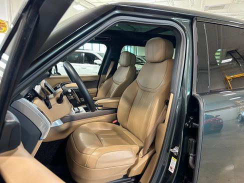 Used 2025 Land Rover Range Rover SE AWD/4WD image 13