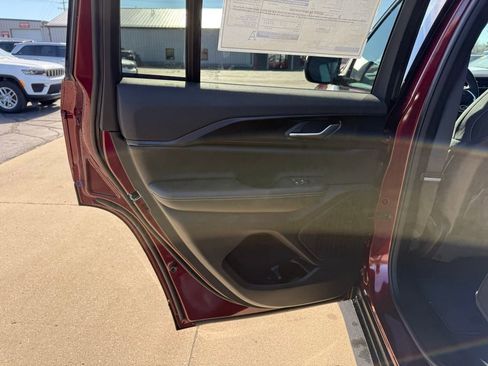 New 2026 Jeep Grand Cherokee Laredo X image 16