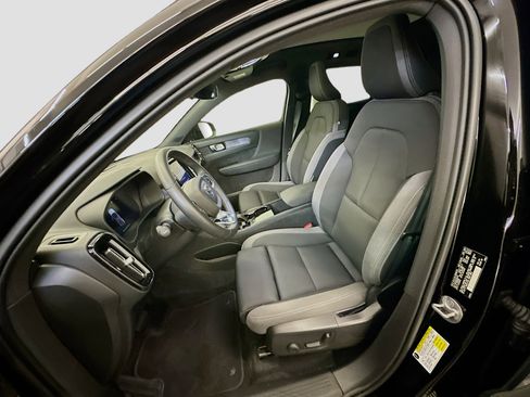 Used 2023 Volvo C40 Recharge Core w/ Climate Package AWD/4WD image 13