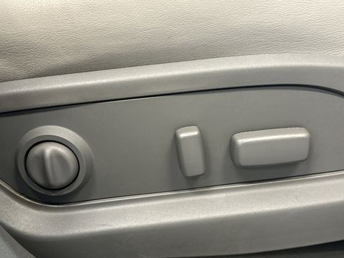 Used 2016 Chevrolet Traverse LT image 23