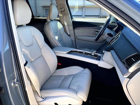 Used 2022 Volvo XC90 T8 Inscription w/ Advanced Package AWD/4WD image 9