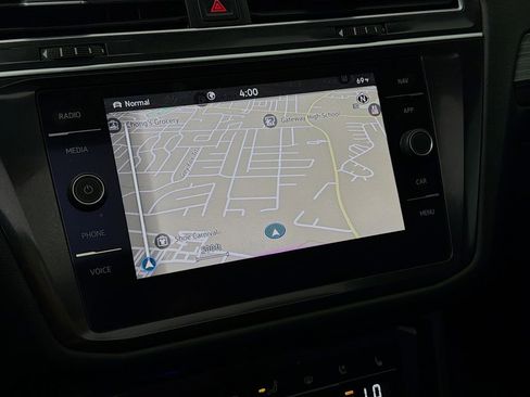 Used 2022 Volkswagen Tiguan SEL R-Line image 18