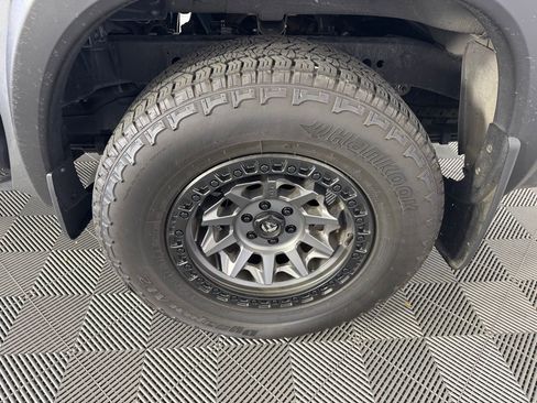 Used 2023 Nissan Frontier PRO-4X w/ Pro-4X Premium Package AWD/4WD image 13