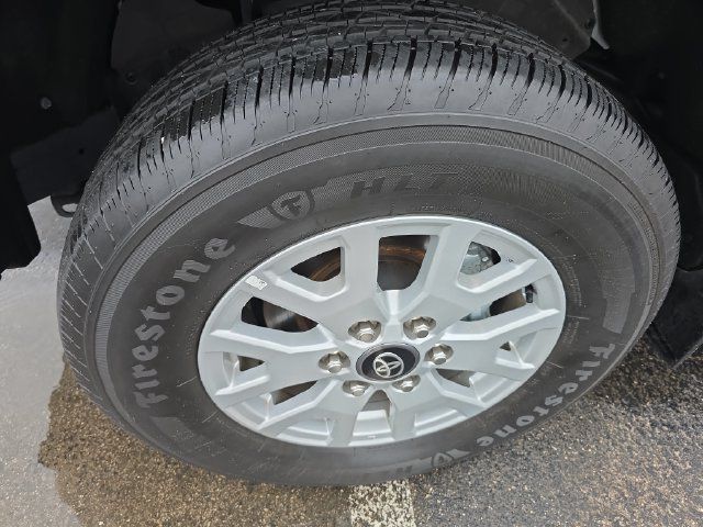 Used 2024 Toyota Tacoma SR5 AWD/4WD image 3