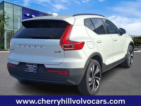 Certified 2025 Volvo XC40 B5 Plus image 7