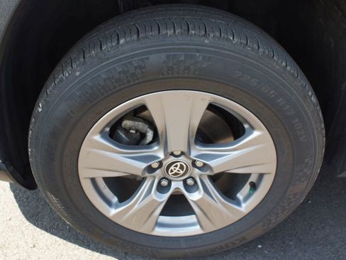 Used 2024 Toyota RAV4 XLE image 23