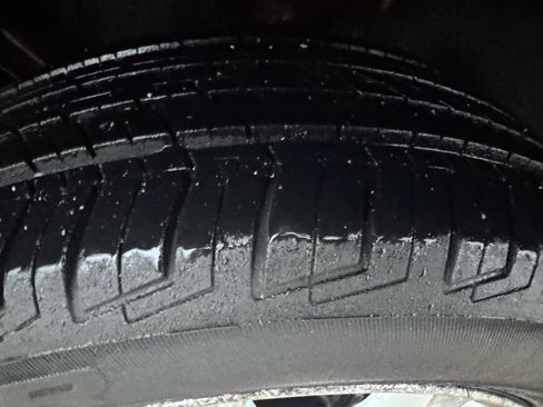 Used 2005 Dodge Neon SXT image 12