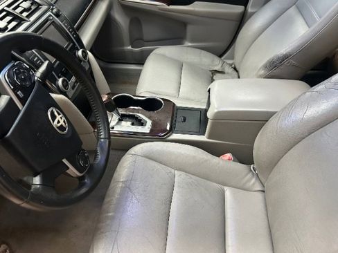 Used 2013 Toyota Camry XLE image 8
