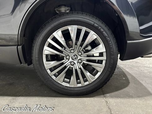 Used 2021 Toyota Venza Limited w/ Advanced Technology Package AWD/4WD image 30