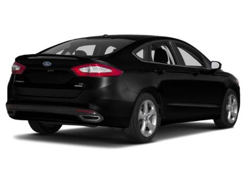 Used 2015 Ford Fusion SE FWD image 2