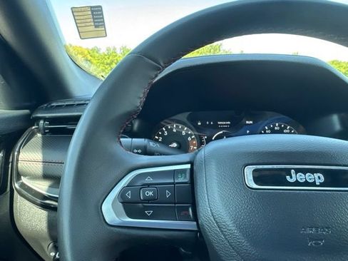 Used 2024 Jeep Compass Trailhawk AWD/4WD image 13