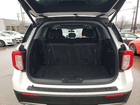 Certified 2022 Ford Explorer XLT w/ Equipment Group 202A image 16